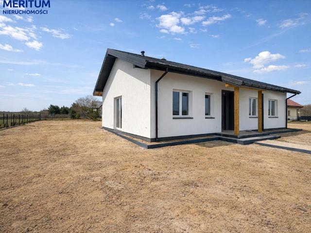 Nowoczesny dom 105 m2 w Bramkach – spokojna okolica