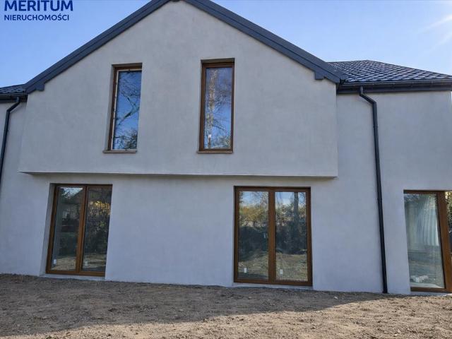 Nowoczesny dom 120 m2 z garażem i dużą działką