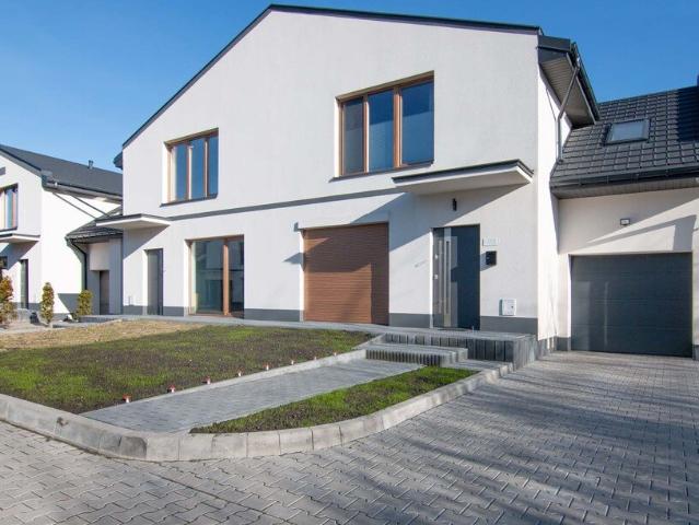 Nowoczesny dom 124 m² z garażem i ogródkiem w Chełmie