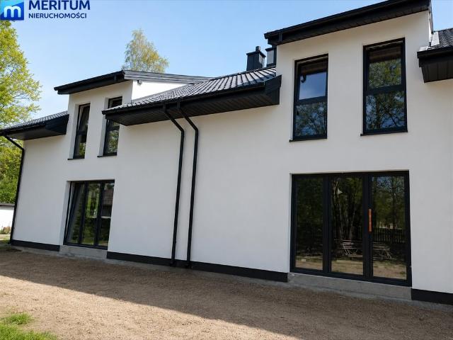 Nowoczesny dom 131 m2 z dużą działką w Osowcu