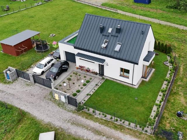 Nowoczesny dom 137 m2 z ogrodem i widokiem na Skrzyczne
