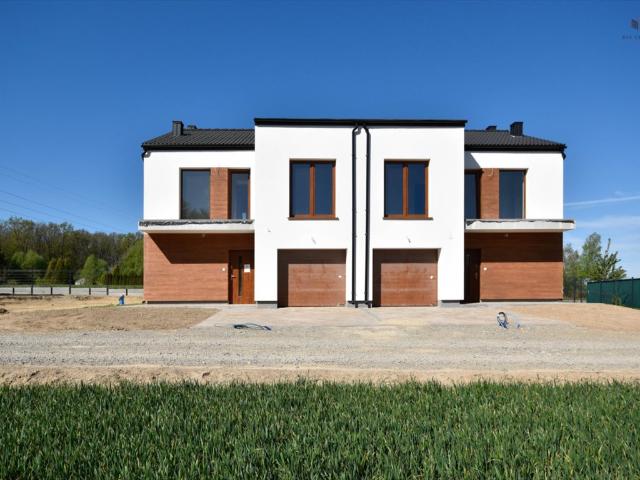 Nowoczesny dom 140 m2 z dużą działką w Natalinie