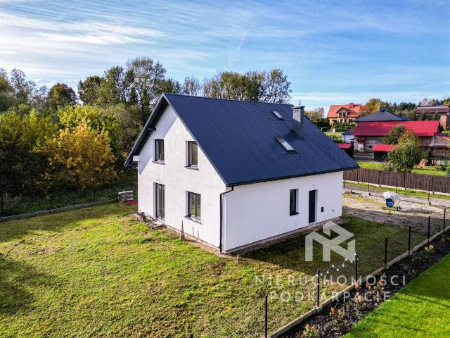 Nowoczesny dom 140 m² w stanie deweloperskim, 12 ar działki