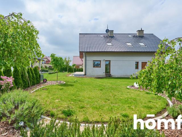 Nowoczesny dom 166 m2 z studio, cisza i komfort
