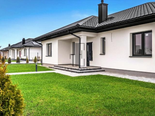 Nowoczesny dom 166 m² z garażem i dużą działką