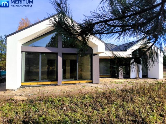 Nowoczesny dom 176 m2 z garażem i dużą działką