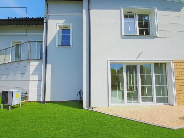 Nowoczesny dom 176 m² z 5 sypialniami, garażem i ogrodem