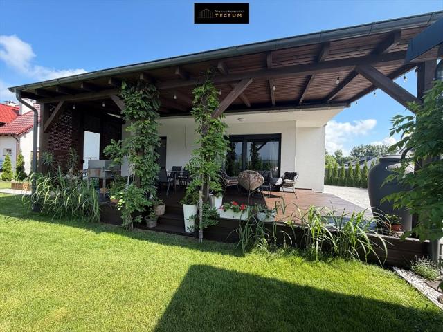 Nowoczesny dom 177 m² z pięknym ogrodem i tarasem