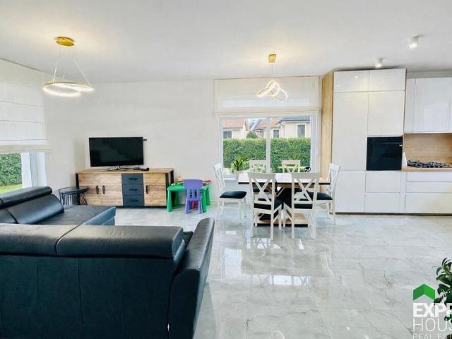 Nowoczesny dom 180 m² z garażem i dużym ogrodem