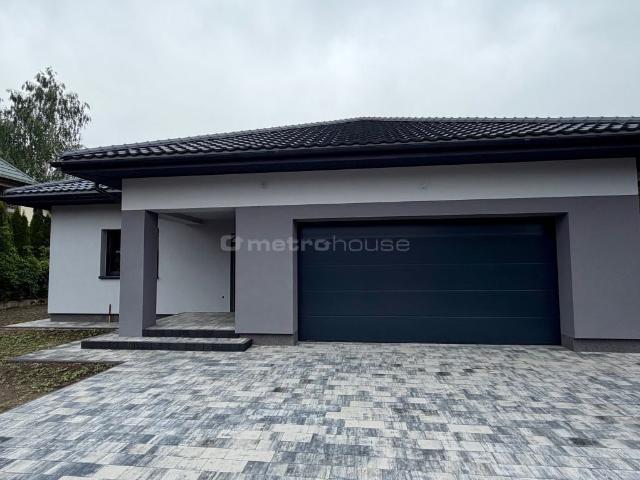 Nowoczesny dom 185 m² z garażem i dużą działką