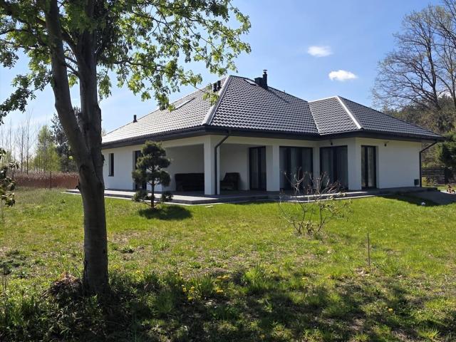 Nowoczesny dom 200 m2 z kominkiem i dużą działką