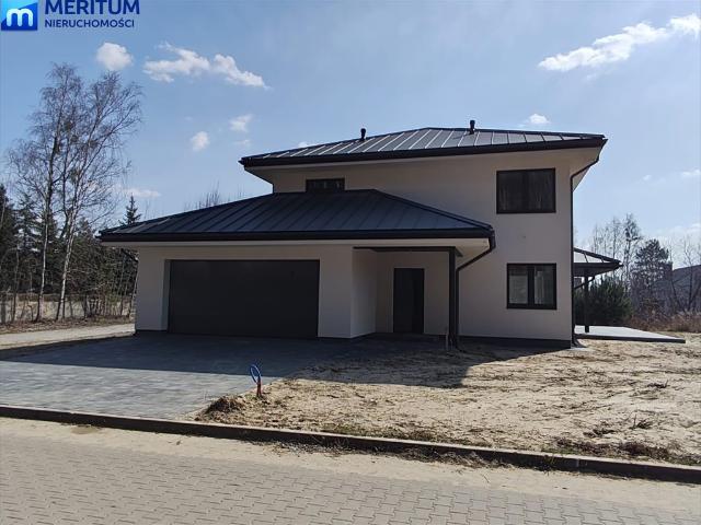 Nowoczesny dom 214 m2 z garażem i dużą działką