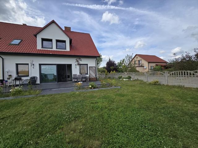 Nowoczesny dom 219 m² z garażem i tarasem w Skibach