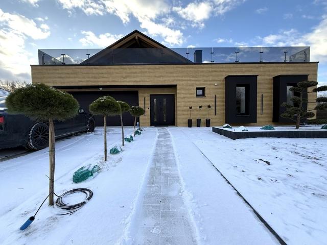 Nowoczesny dom 220m2 z tarasem, garaż i cisza
