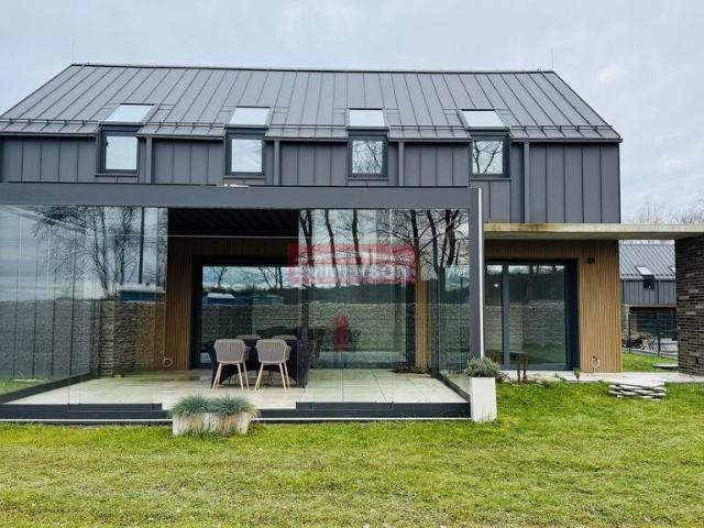 Nowoczesny dom 221 m2 z SMART HOME i dużą działką