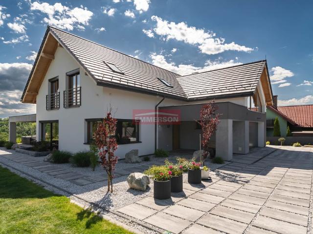 Nowoczesny dom 244 m2 z ogrodem, tarasem i garażem