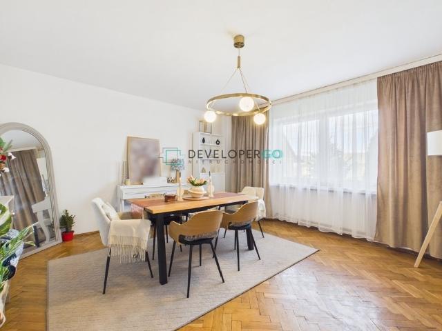 Nowoczesny dom 270 m² z solarami i dużą działką