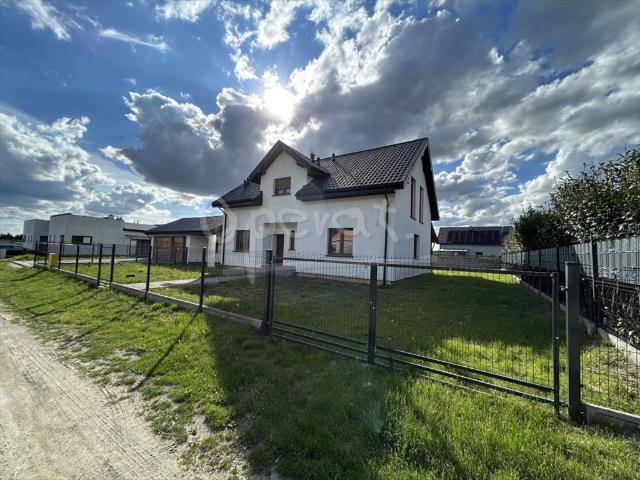 Nowoczesny dom wolnostojący 147,6 m² z tarasem i garażem