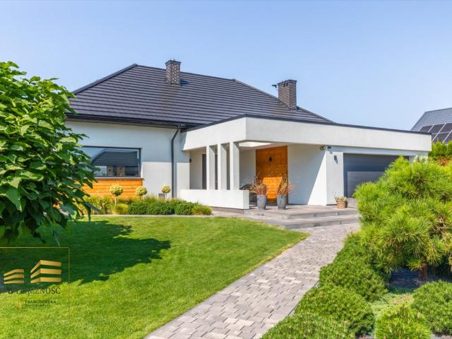 Nowoczesny dom z basenem i garażem, 165,5 m², Ludwin Kolonia