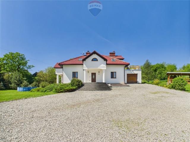 Nowoczesny dom z dużą działką 10 356 m² w Gorzyczkach