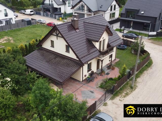Nowoczesny dom z sauną, ogrodem i garażem w Wygodzie