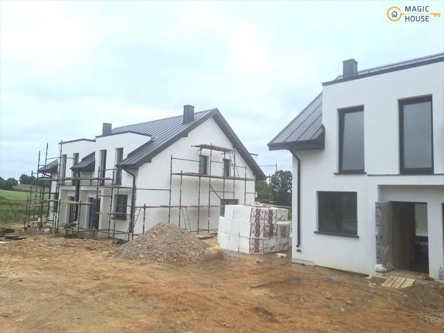 Nowoczesny dom bliźniaczy 136 m² z energooszczędną technologią