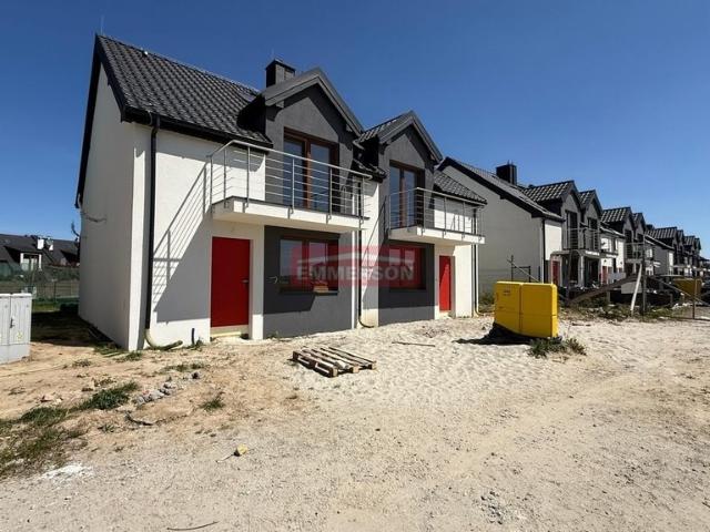 Nowoczesny dom bliźniak 122m² z ogrodem i 2 miejscami parkingowymi
