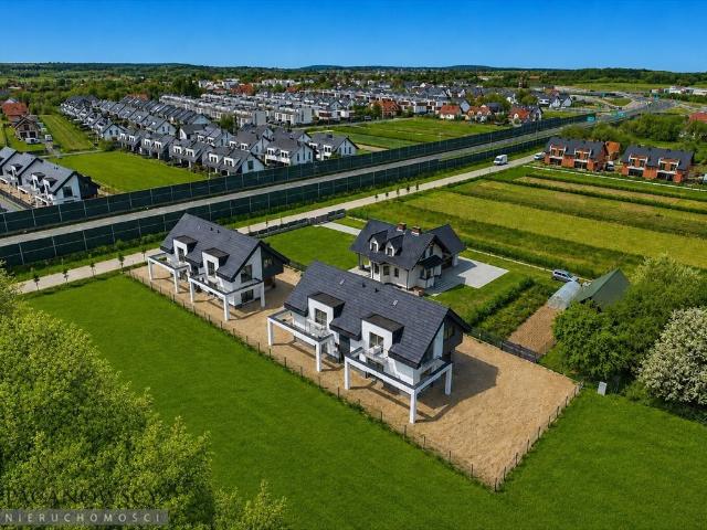 Nowoczesny dom bliźniak 154m2 z tarasem i balkonem