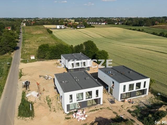 Nowoczesny dom bliźniak 175 m² z garażem i ogródkiem polecam!