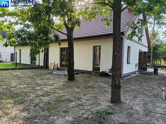 Nowoczesny dom bliźniak z dużą działką i możliwością własnej aranżacji