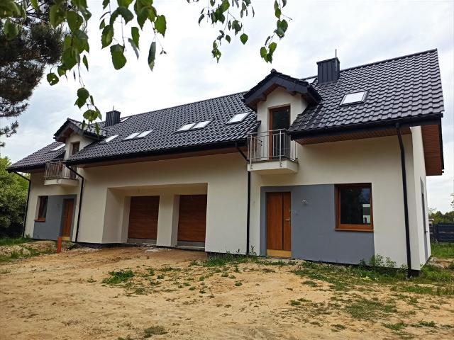 Nowoczesny bliźniak z klimatem i wysokim standardem