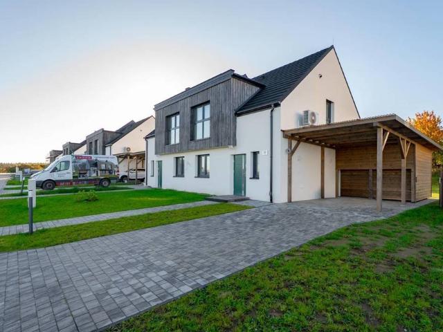 Nowoczesny dom dwulokalowy z dużym ogrodem zapraszam