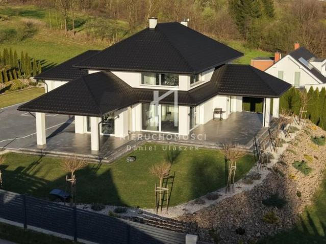 Nowoczesny dom na widokowej działce, Przysieki