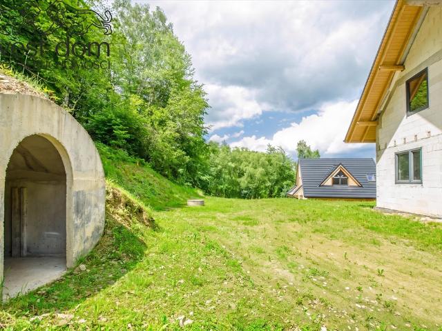 Nowoczesny dom nad Jeziorem Klimkówka – 149 m2, las, cisza