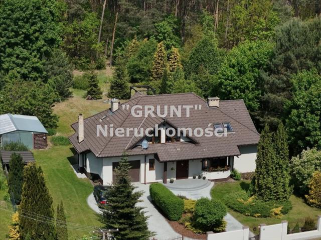 Nowoczesny dom nad jeziorem 200 m², działka 2720 m²