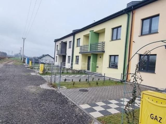 Nowoczesny dom szeregowy 121 m² z poddaszem do zaadoptowania