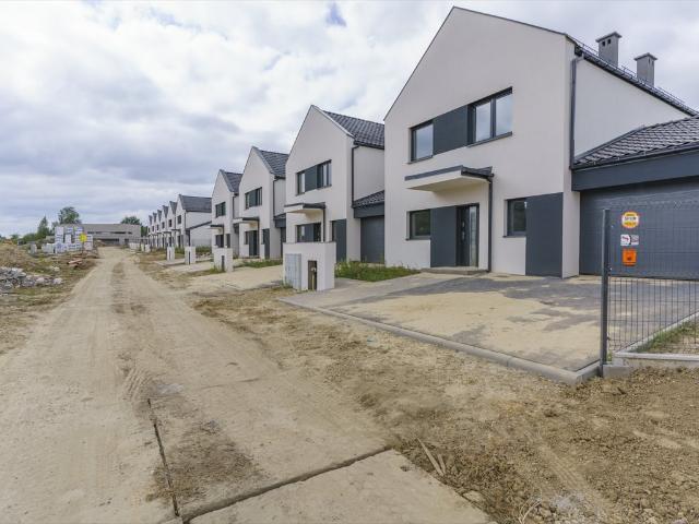 Nowoczesny dom szeregowy 135 m² z możliwością wykończenia polecam