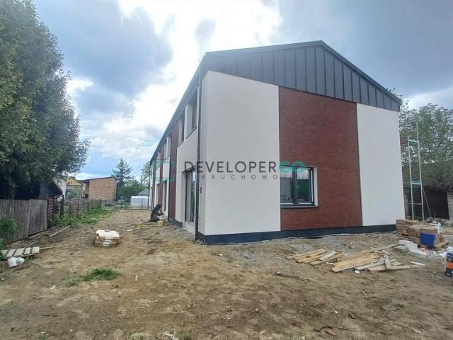 Nowoczesny dom szeregowy 85,7 m² z ogrodem i miejscem parkingowym