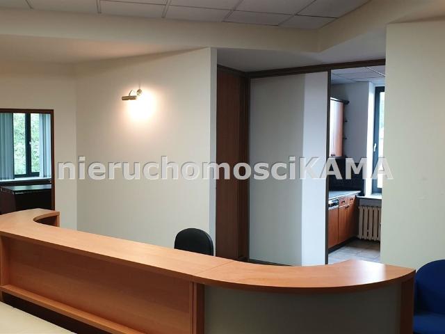 Nowoczesny lokal biurowy 166 m² z parkingiem i klimatyzacją