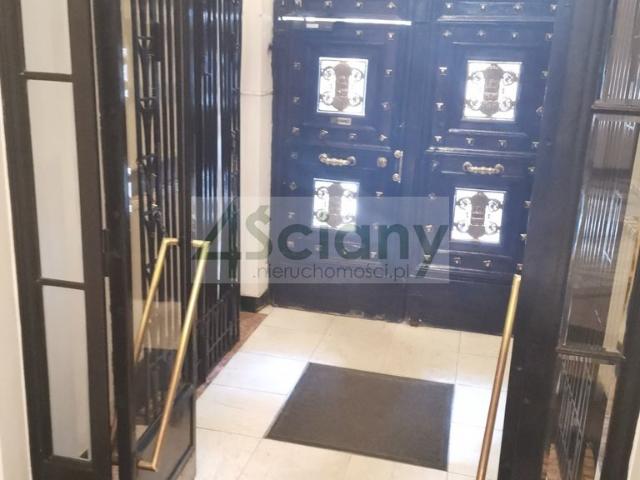 Nowoczesny lokal biurowy 19 m² w centrum Warszawy z windą