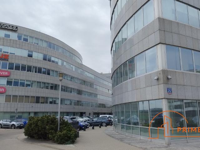 Nowoczesny lokal biurowy 245 m2 na parterze, blisko lotniska