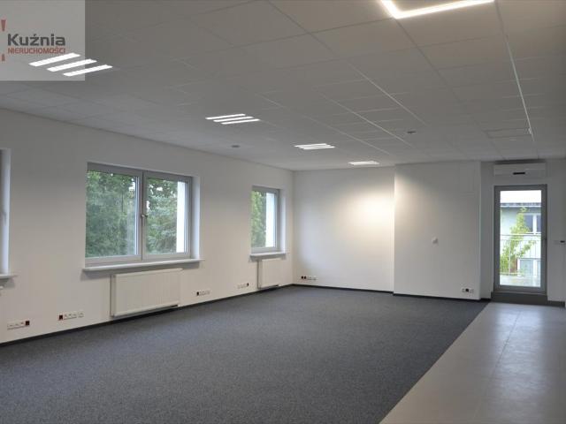 Nowoczesny lokal biurowy 260 m2 w budynku klasy A bez prowizji