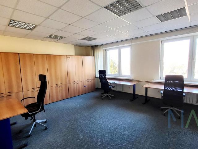 Polecam nowoczesny 30 m² lokal biurowy z parkingiem i kontrolą dostępu