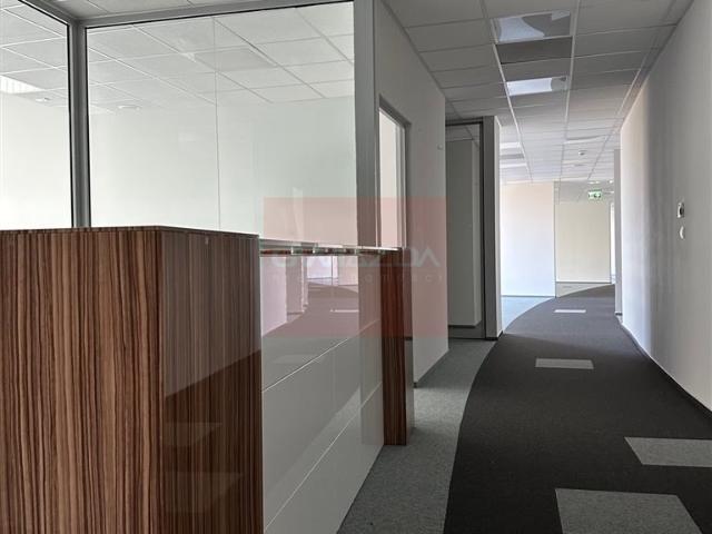 Nowoczesny lokal biurowy 400 m2 w Mokotowie z klimatyzacją