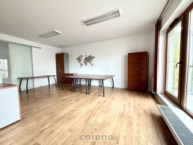 Nowoczesne biuro 82 m² z balkonem i parkingiem