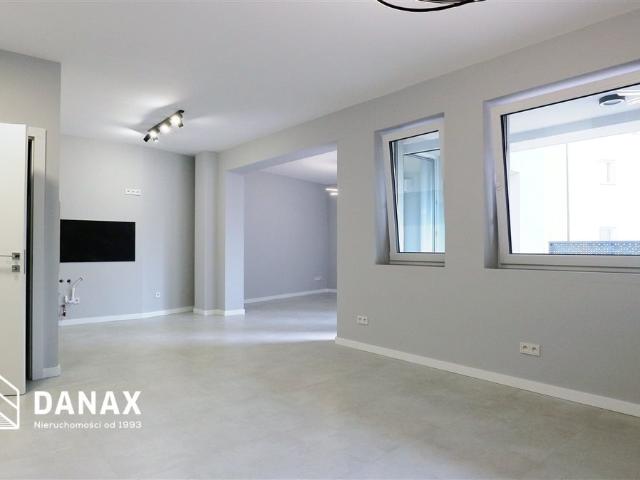 Polecam nowoczesny lokal biurowy z tarasem 75 m² przy Rakowickiej