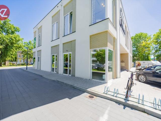 Nowoczesny lokal usługowy 61,6 m² w centrum Piły
