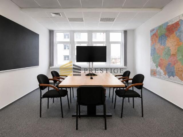 Nowoczesny lokal 150 m² w centrum Warszawy z parkingiem