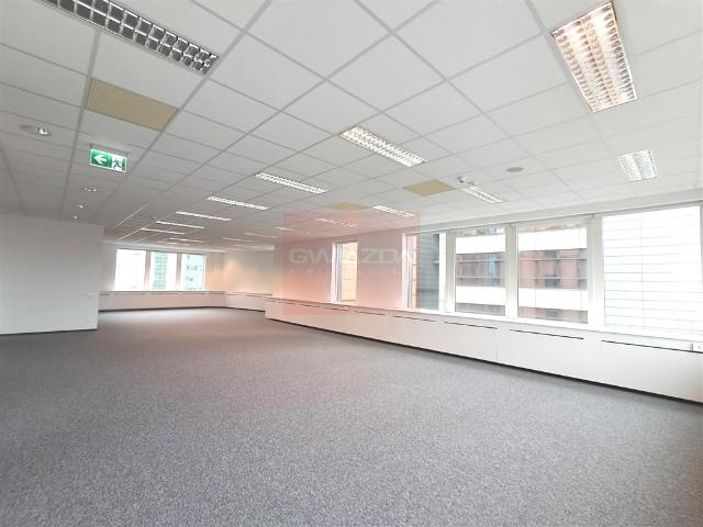 Nowoczesny lokal 1866 m2 z możliwością adaptacji w Ochocie