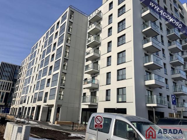 Nowoczesny 127 m² lokal z parkingiem i witrynami